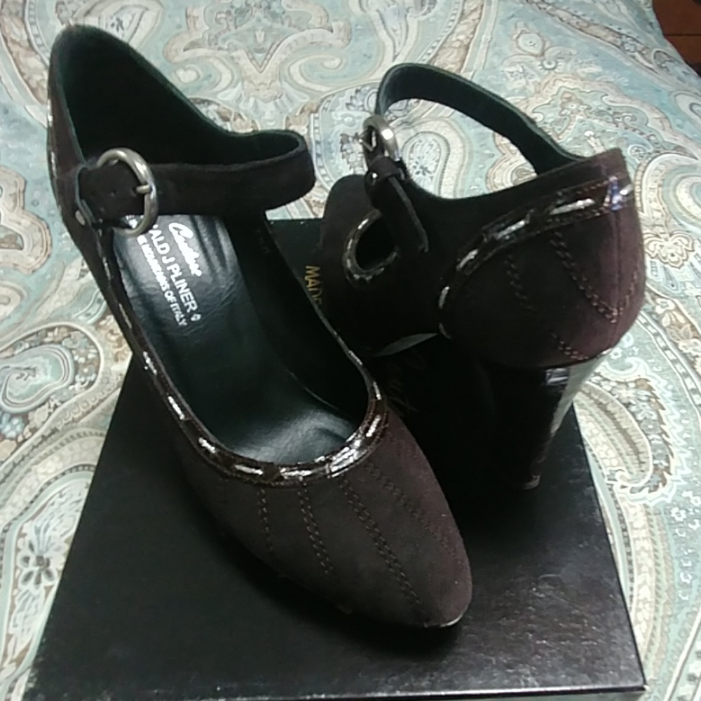 Donald J. Pliner Mary Jane Heels